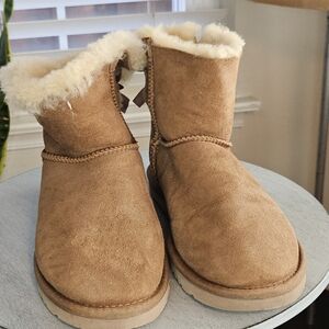 UGG Tan Winter Boots with Sheepskin Lining
